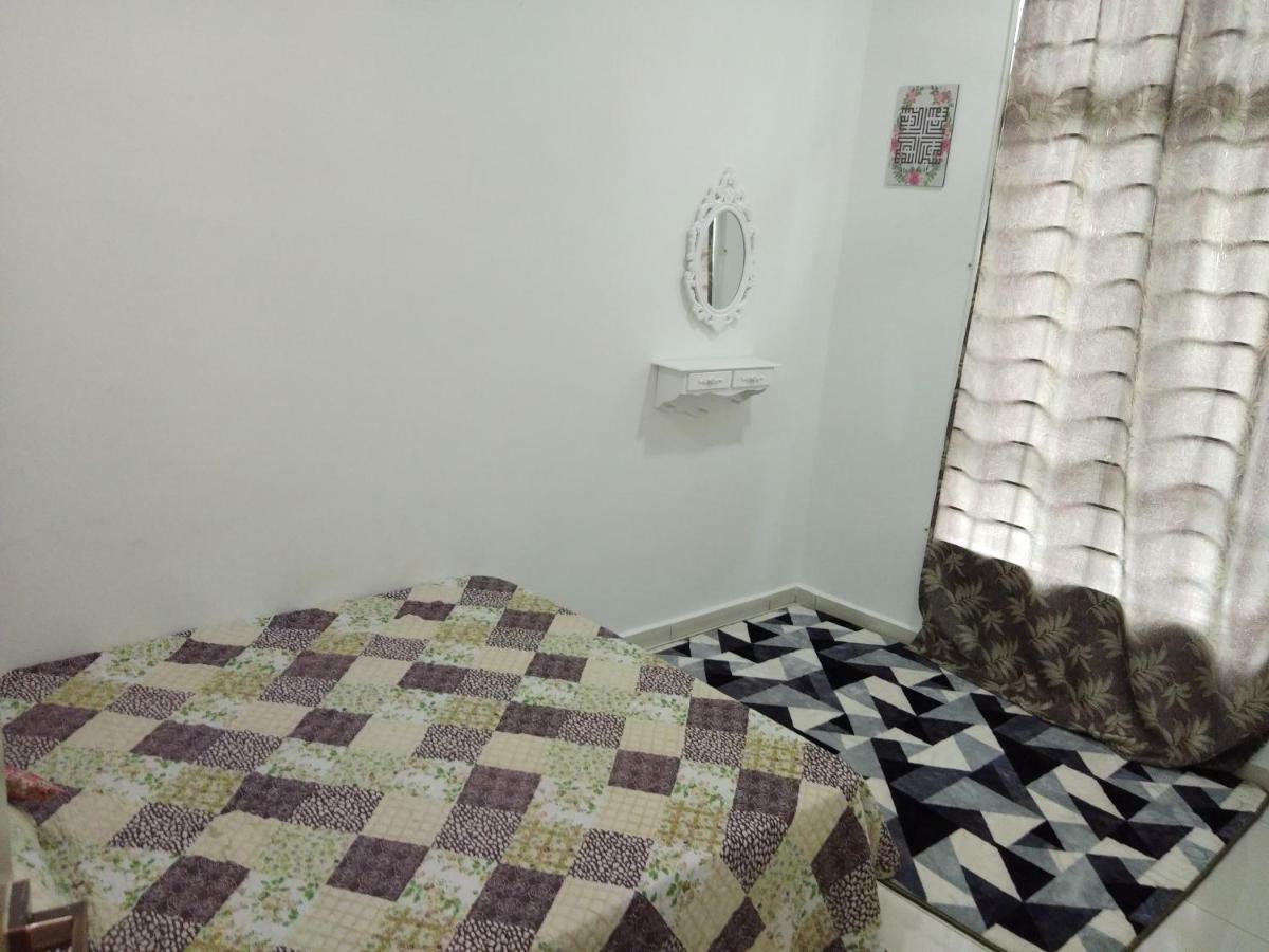 Z&M Homestay Jertih Extérieur photo